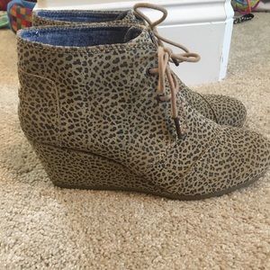 Tom’s Leopard Print Wedge Booties